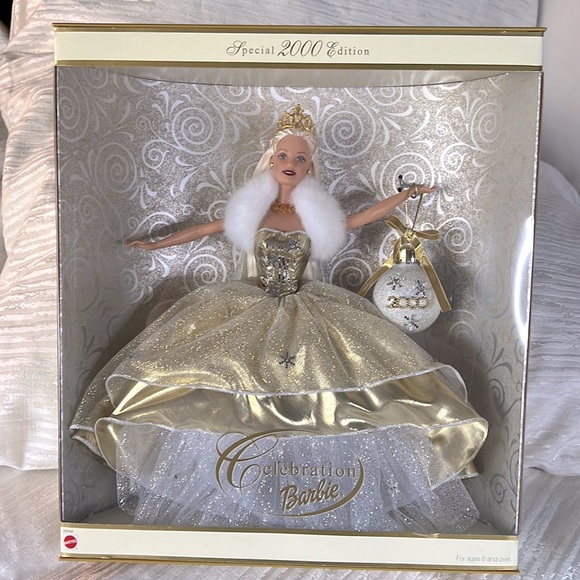 SPECIAL 2000 EDITION CELEBRATION BARBIE FIRST IN A SERIES FOR THE 21st CENTURY - Picture 3 of 17